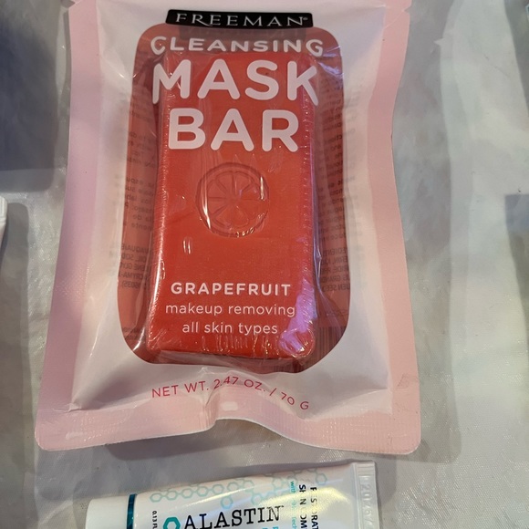 New SKINCARE Bundle-Set of 9 - Picture 5 of 8